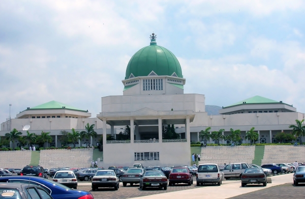 National assembly proposes bill to sanction states not complying with new minimum wage