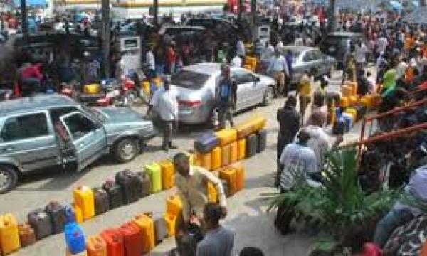 Petrol scarcity: NNPCL bars independent marketers amid surging prices