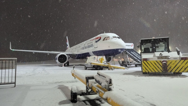 Heavy snow disrupts flight operations in UK as airports close runways