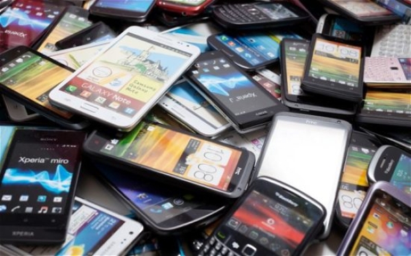 Fast depreciating values: Nigerians go for foreign used phones